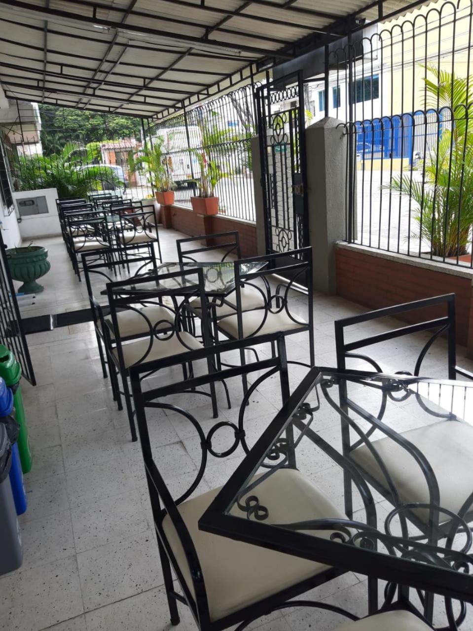 Rivera Plaza * Cali