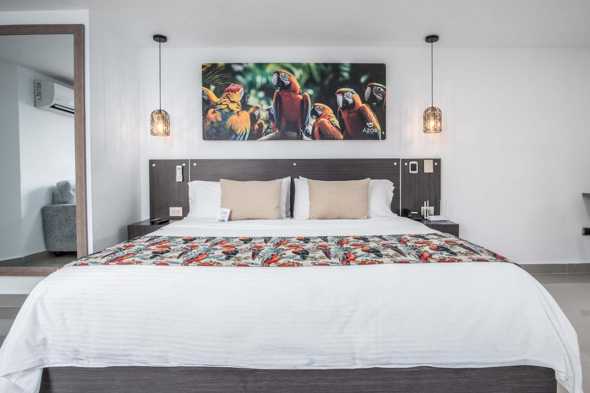 Azor Versalles Hotel 4*