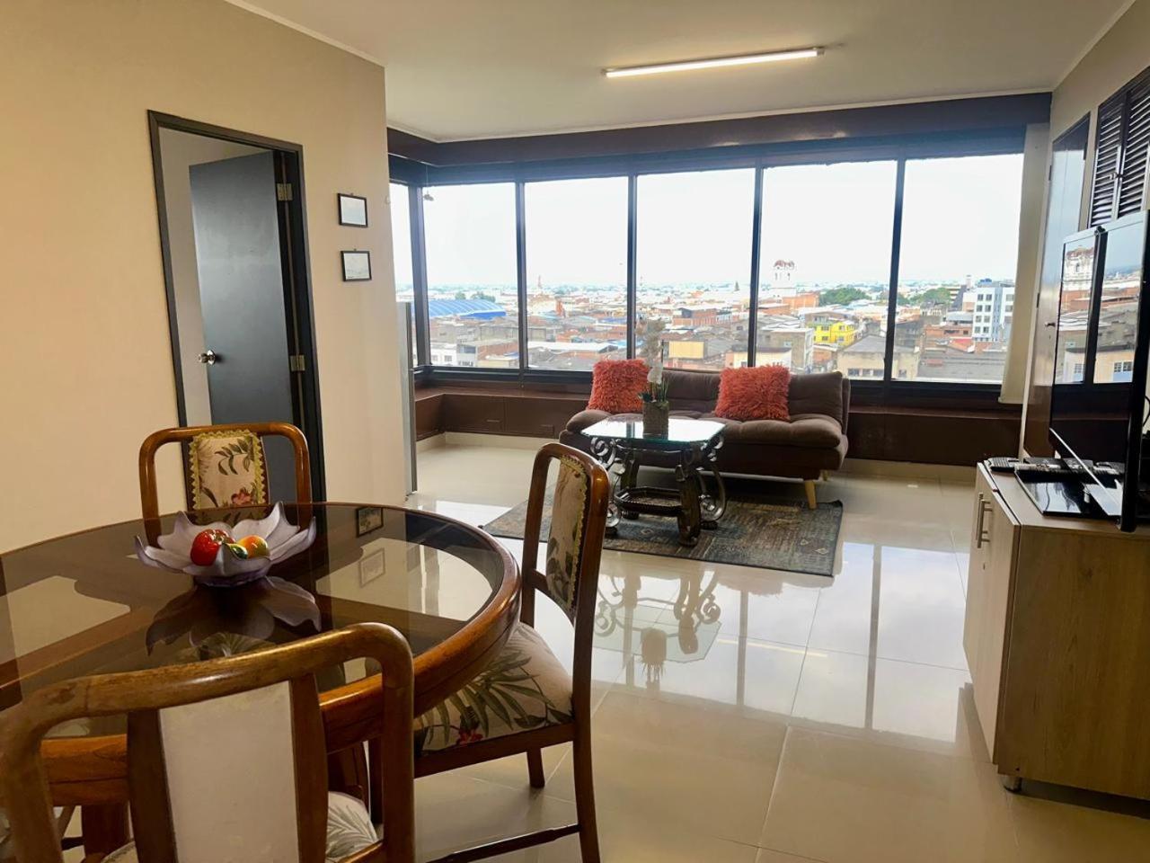 - Torre De * Cali