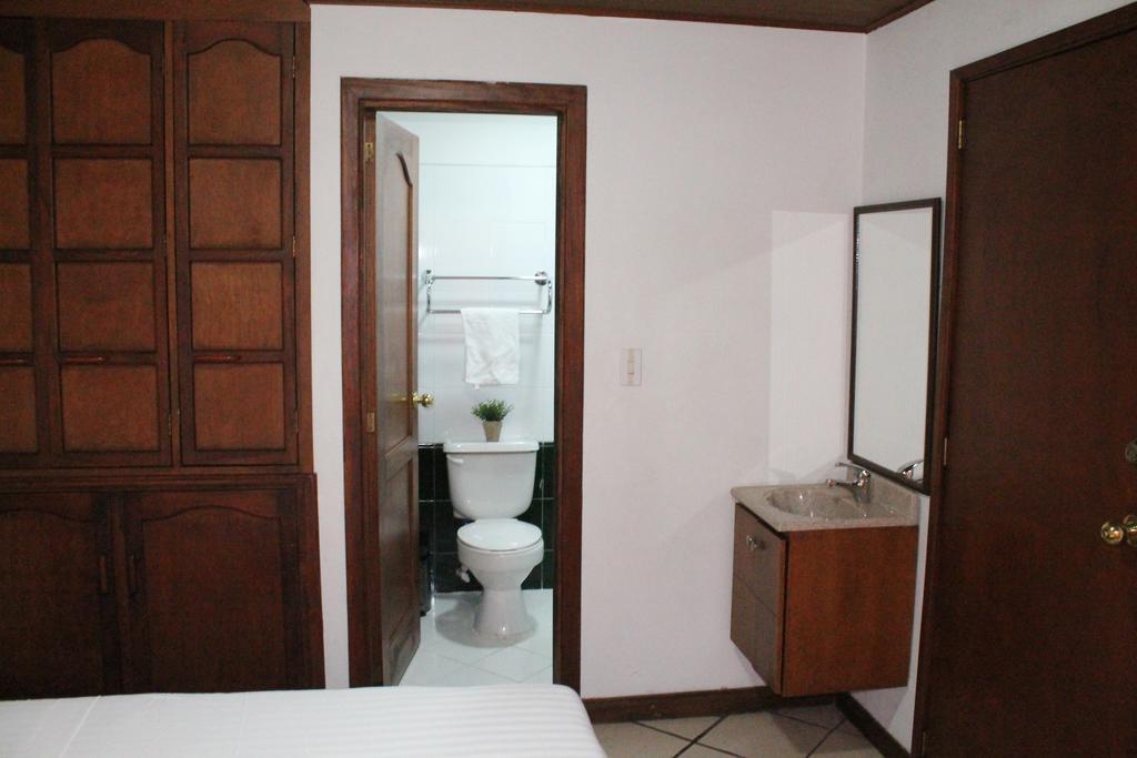 Hotel Pasadena 2*