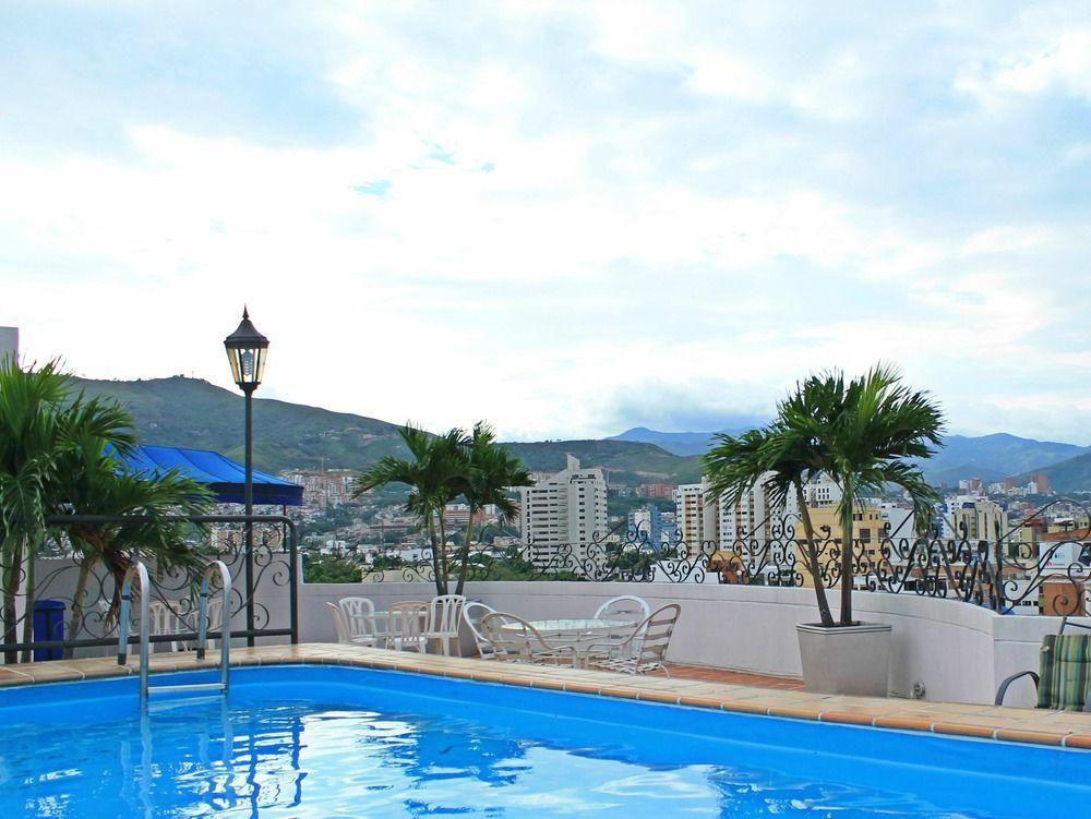 Metropolis Plaza Hotel 3*