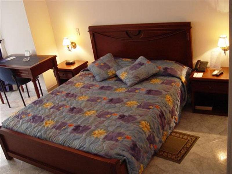 Hotel Azor Versalles Cali