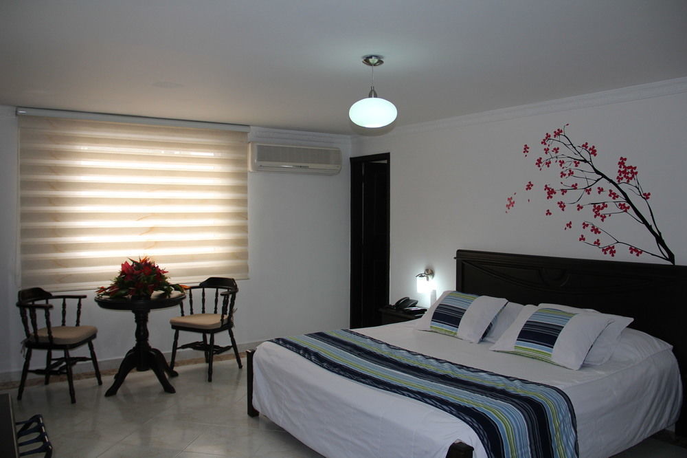 Hotel Azor Versalles
