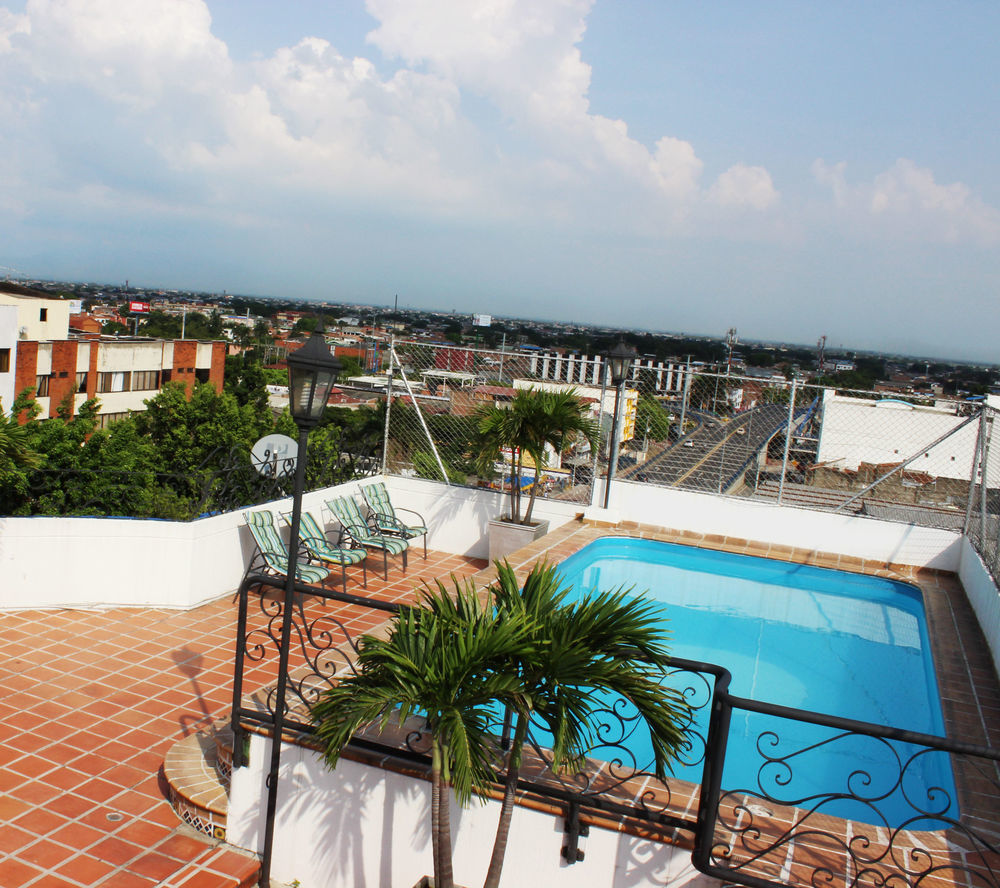 Metropolis Plaza Hotel 3*
