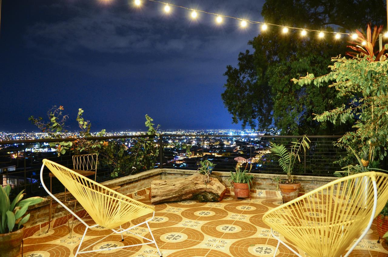Magic Garden House Pensión Cali