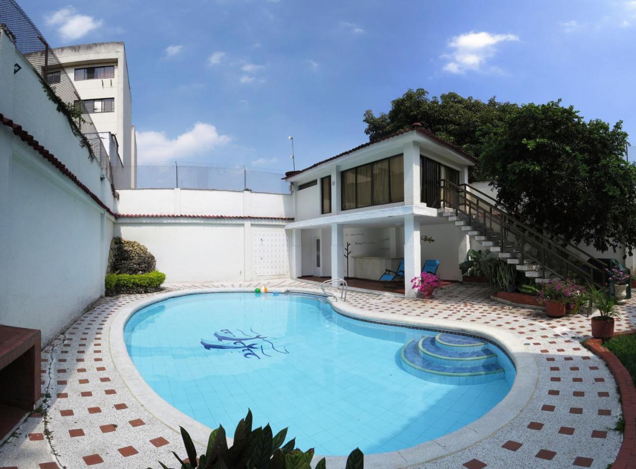 Casa Paraiso Ciudad Jardin Bed & Breakfast Cali