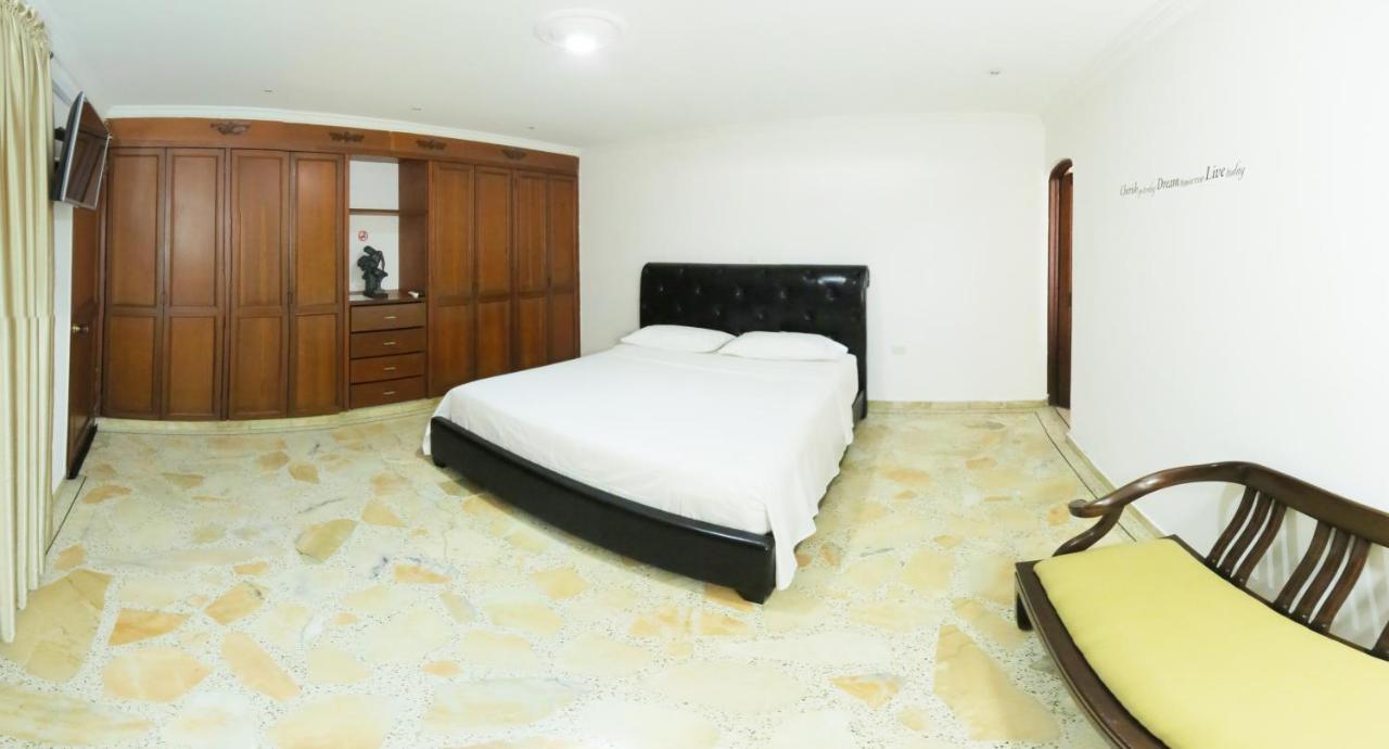 Casa Paraiso Ciudad Jardin 3* Cali