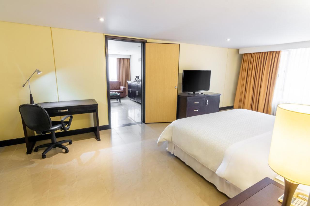 Sonesta Hotel