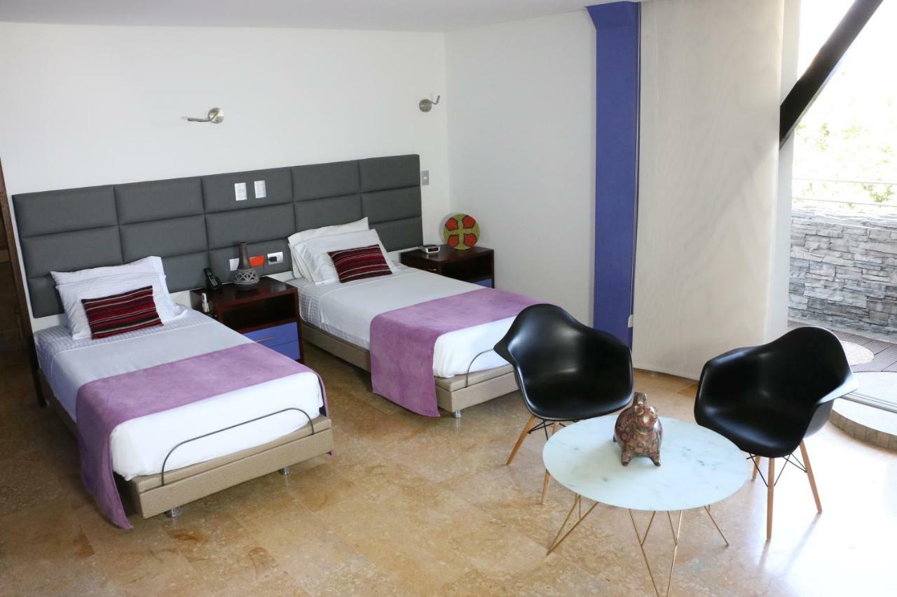 Cqb Y Hotel Cali