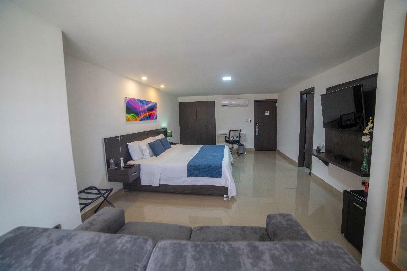 Azor Versalles Hotel 4*