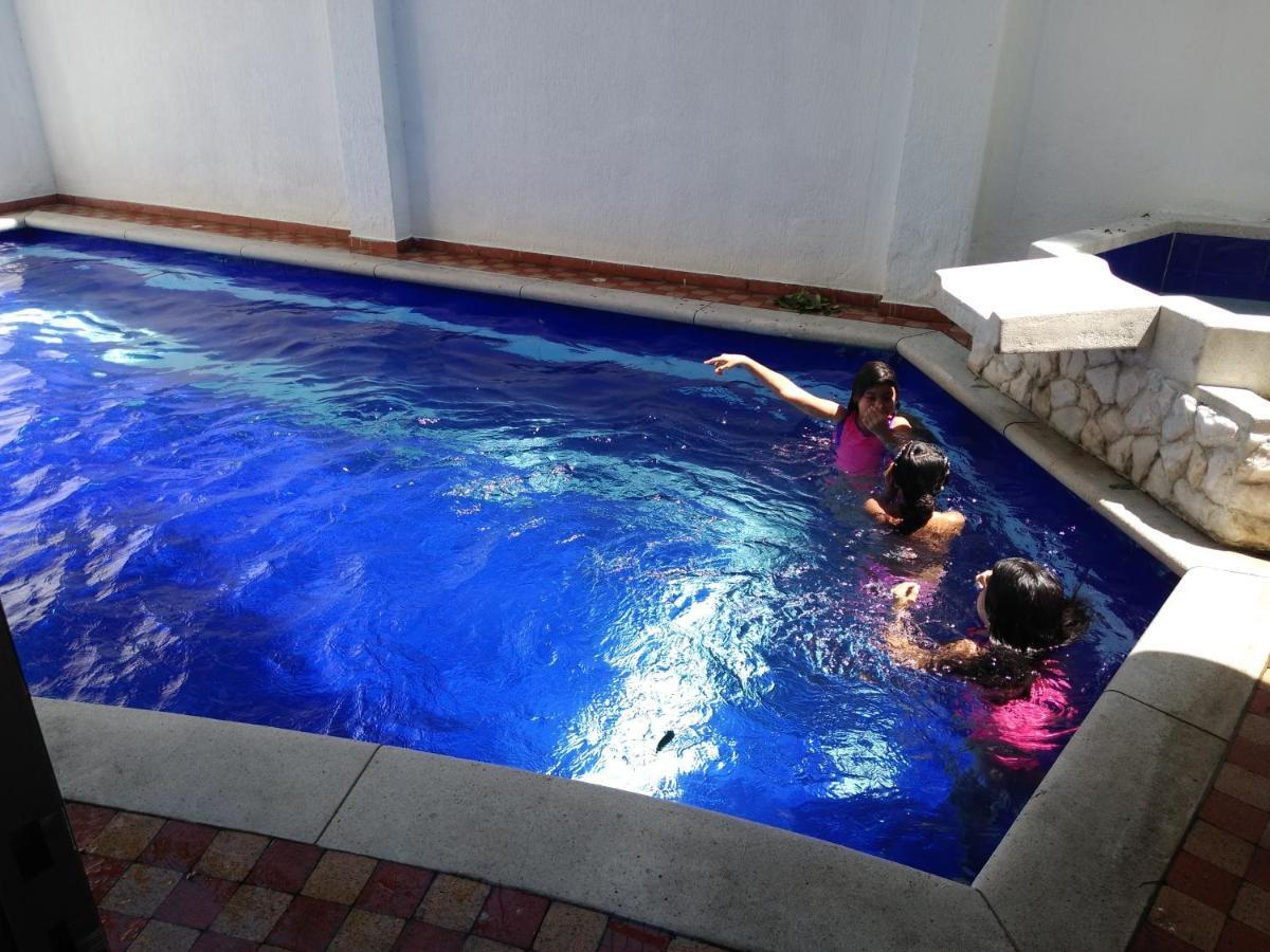 Casa Impacto - Limonar Hostal *