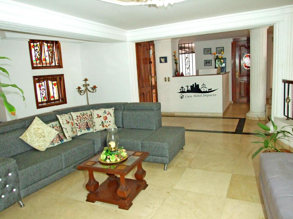 Casa Impacto - Limonar Hostal *