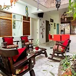Modern, Luxurious And Tradicional Apartments By Samilis Place