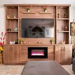 Modern, Luxurious And Tradicional Apartments By Samilis Place