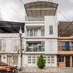 Acogedor Apartamento Con Estacionamiento En Zona Centrica