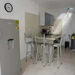 Apartamento De 2 Habitaciones Central En Cali