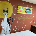 Hostal Pelican Larry