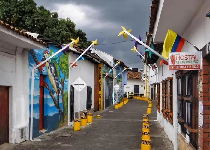 Casa colonial en pleno centro histórico de Cali- Se alquila la casa entera para 10 o 11 personas o por habitaciones
