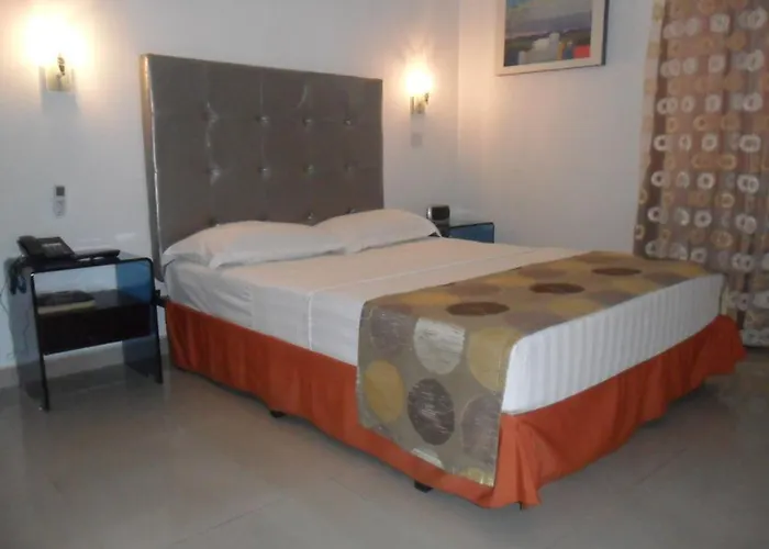 Hotel Calima Real