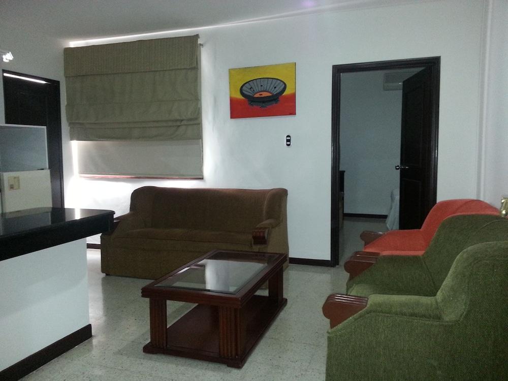 Granada 4* Cali
