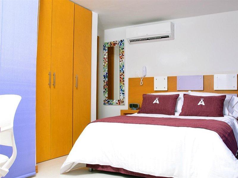 San Antonio Plaza Hotel 4*