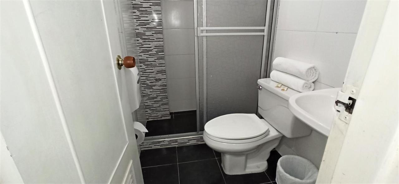 Windsor Plaza - Downtown 3*