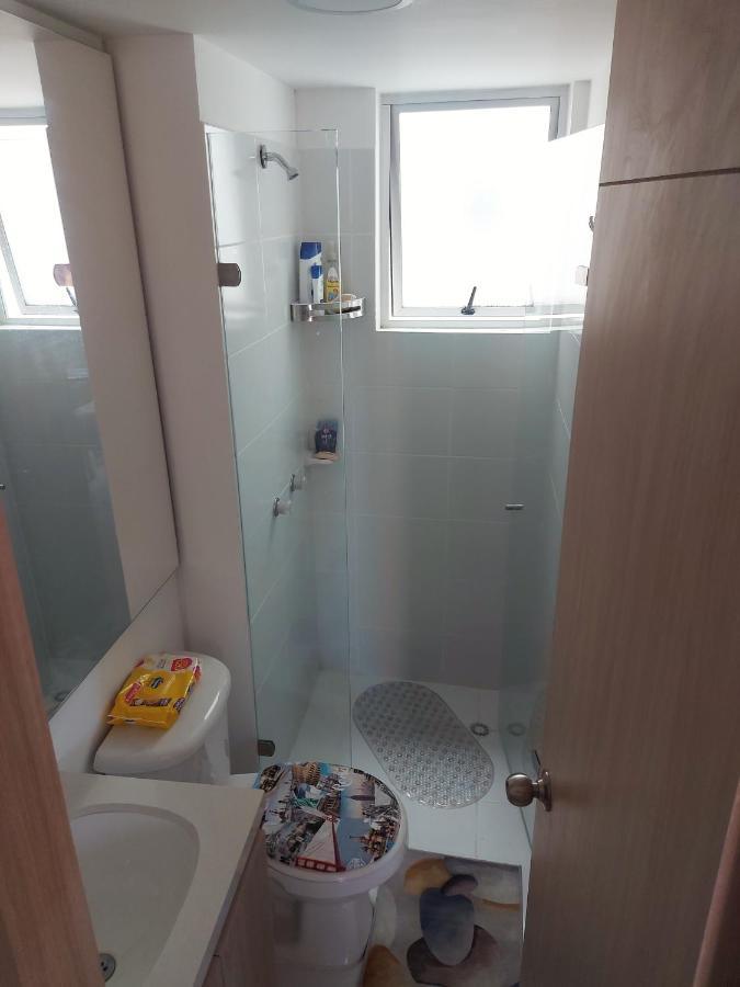 Comoda Privada En Apto Con Piscina ! Cali