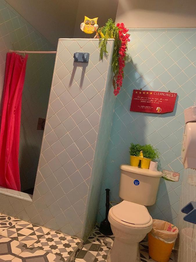 Hostal Pelican Larry Cali