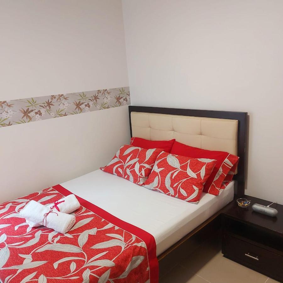 Comoda Privada En Apto Con Piscina ! Homestay Cali