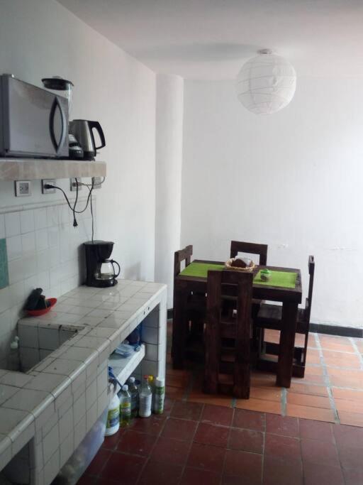Casa Colonial En Pleno Centro Histórico De Cali- Se Alquila La Casa Entera 10 O 11 Personas O Por Habitación en casa particular Cali