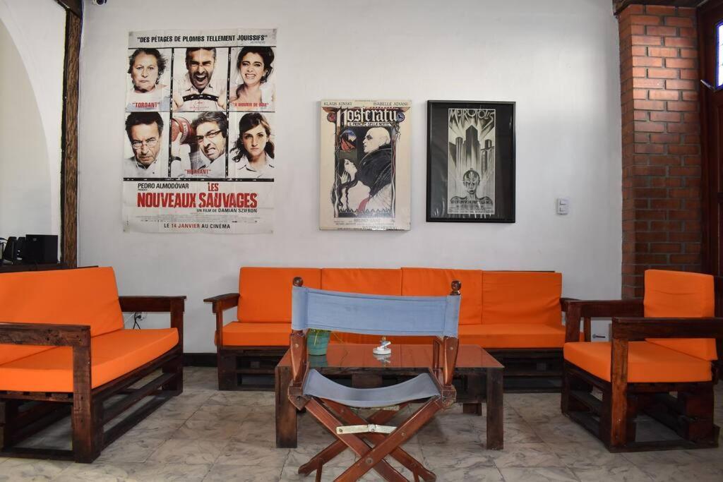 Casa Colonial En Pleno Centro Histórico De Cali- Se Alquila La Casa Entera 10 O 11 Personas O Por *