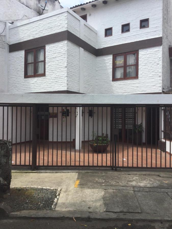 Apartamento Beautiful Colonial House Cali