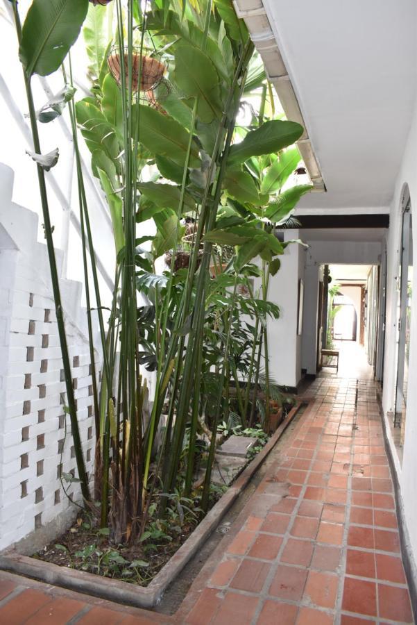 Casa Colonial En Pleno Centro Histórico De Cali- Se Alquila La Casa Entera 10 O 11 Personas O Por * Cali