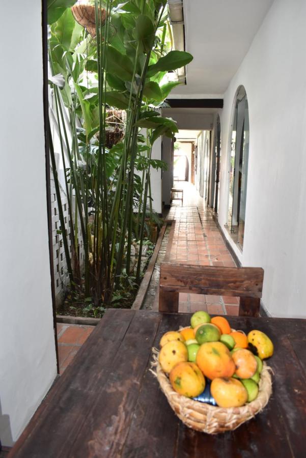 Casa Colonial En Pleno Centro Histórico De Cali- Se Alquila La Casa Entera 10 O 11 Personas O Por Habitación en casa particular