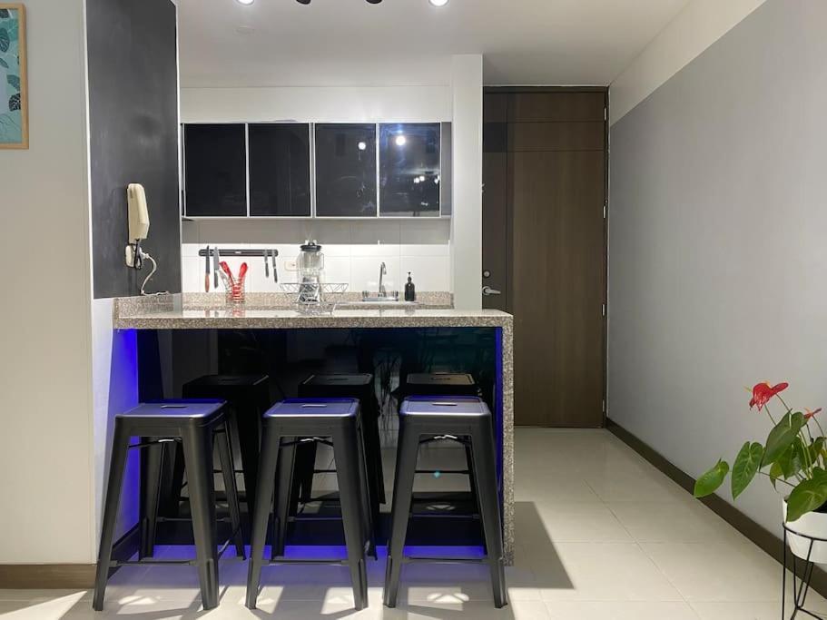 Lindo Y Moderno Apto Al Sur De Apartamento *