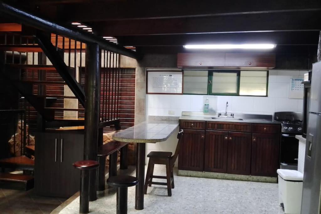 Chalet Al Lado Del Rio Pance Сasa de vacaciones Cali