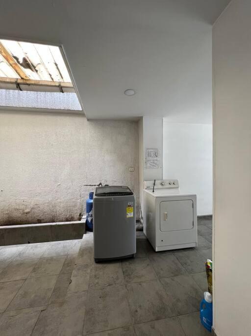 Hermoso Aparta Estudio Moderno Con Dos Ambientes