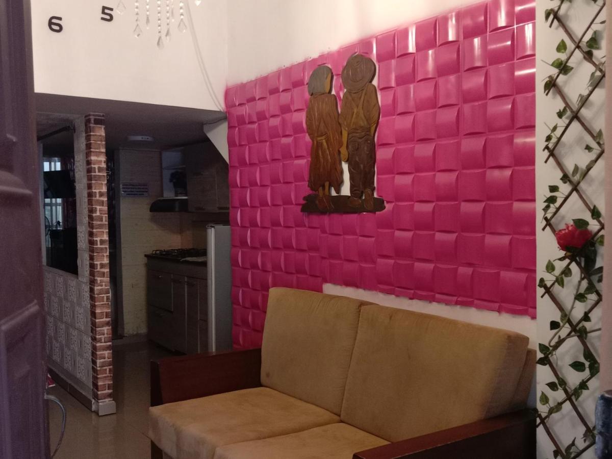 Tres Personas A 10 Minutos Del Centro De Eventos Valle Del Pacifico Y A La Misma Distancia Del Centro De La Ciudad Y También A 300 Mts Del Orquideorama Apartamento