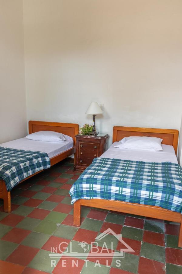 Sandalio Hostal *