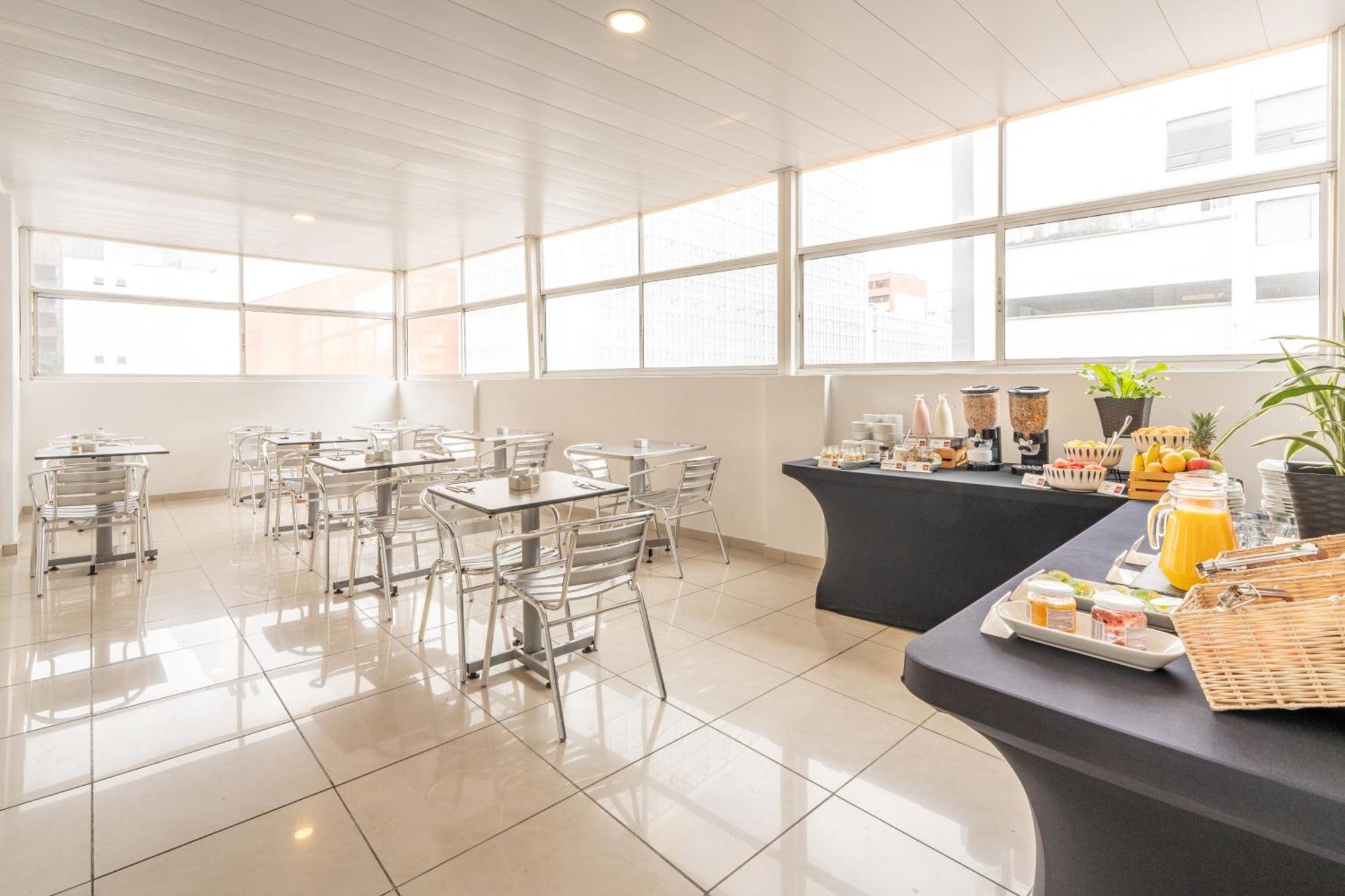 Hotel Basic Centenario By Ms 4*