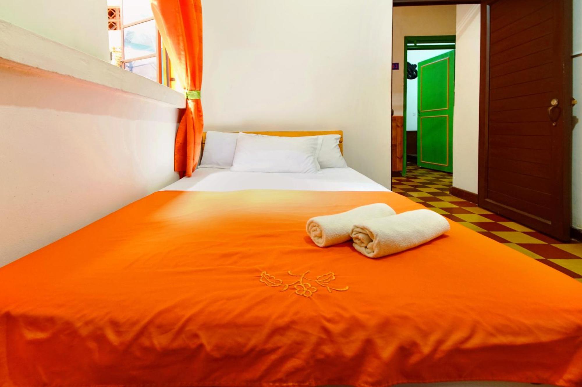 Ding-dong Hostel *