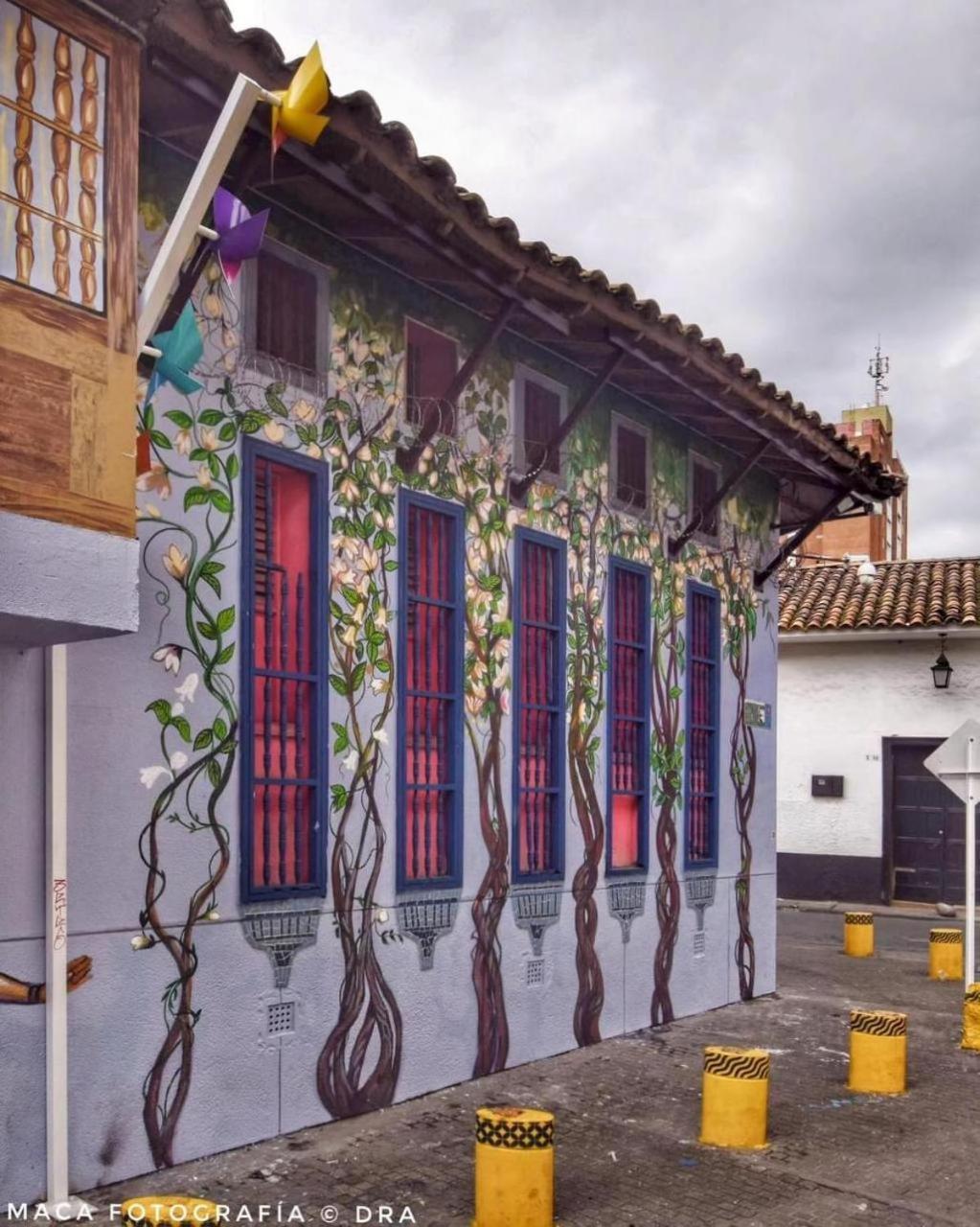 Casa Colonial En Pleno Centro Histórico De Cali- Se Alquila La Casa Entera 10 O 11 Personas O Por * Cali