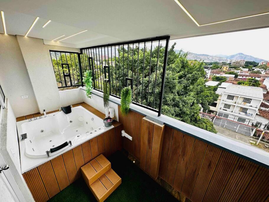 Noah Apartasuite 601 Apartment Cali