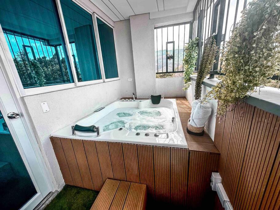 Noah Apartasuite 601 * Cali