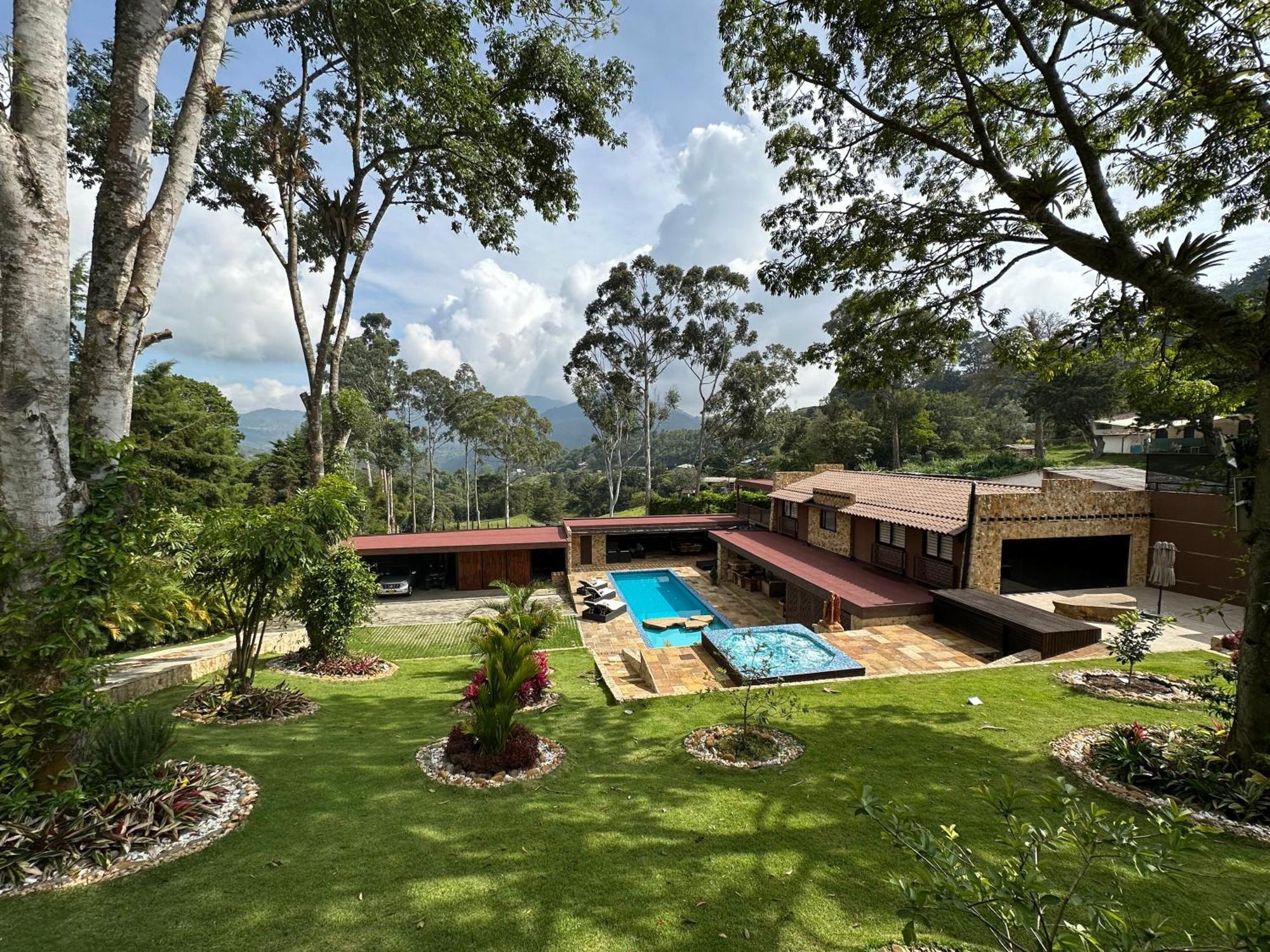 Lujosa Casa Campestre 5 Estrellas A 18 Min De Сasa de vacaciones Cali