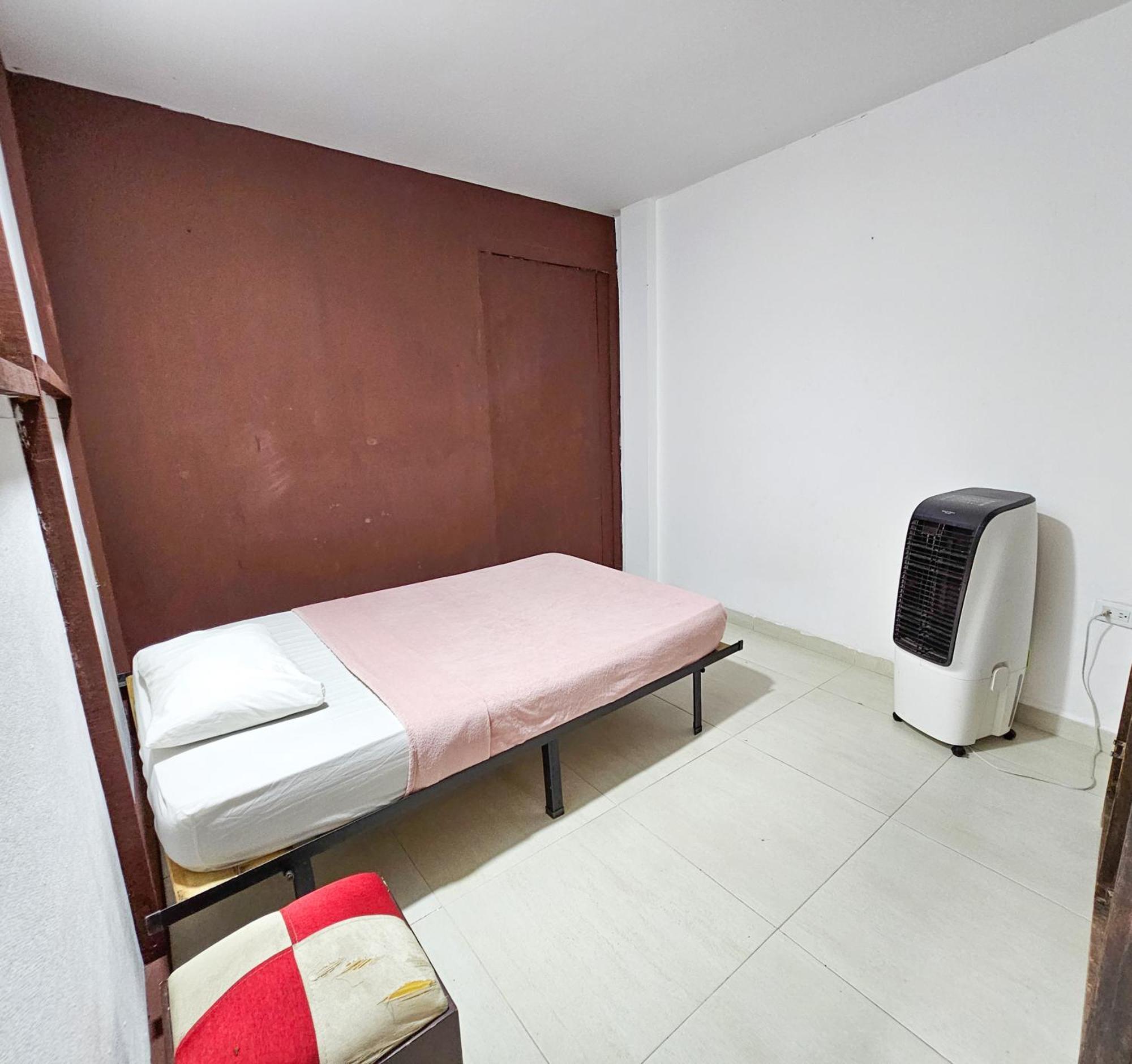 La Mercedes Lite Hostal By Mh Pensión *