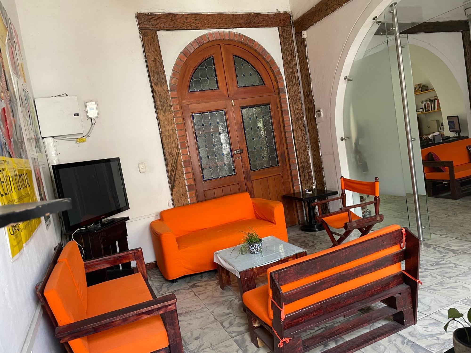 Habitación en casa particular Casa Colonial En Pleno Centro Histórico De Cali- Se Alquila La Casa Entera 10 O 11 Personas O Por
