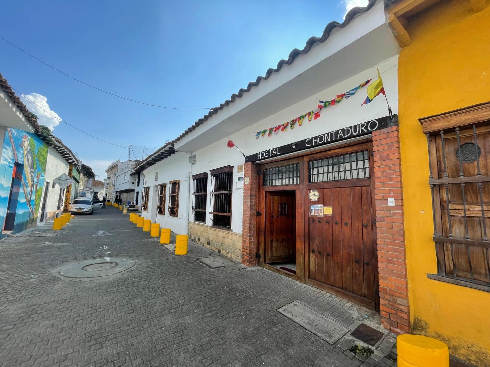 Casa Colonial En Pleno Centro Histórico De Cali- Se Alquila La Casa Entera 10 O 11 Personas O Por