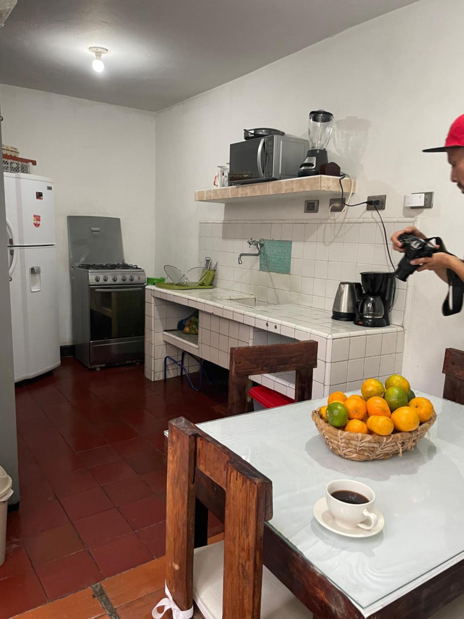 Habitación en casa particular Casa Colonial En Pleno Centro Histórico De Cali- Se Alquila La Casa Entera 10 O 11 Personas O Por