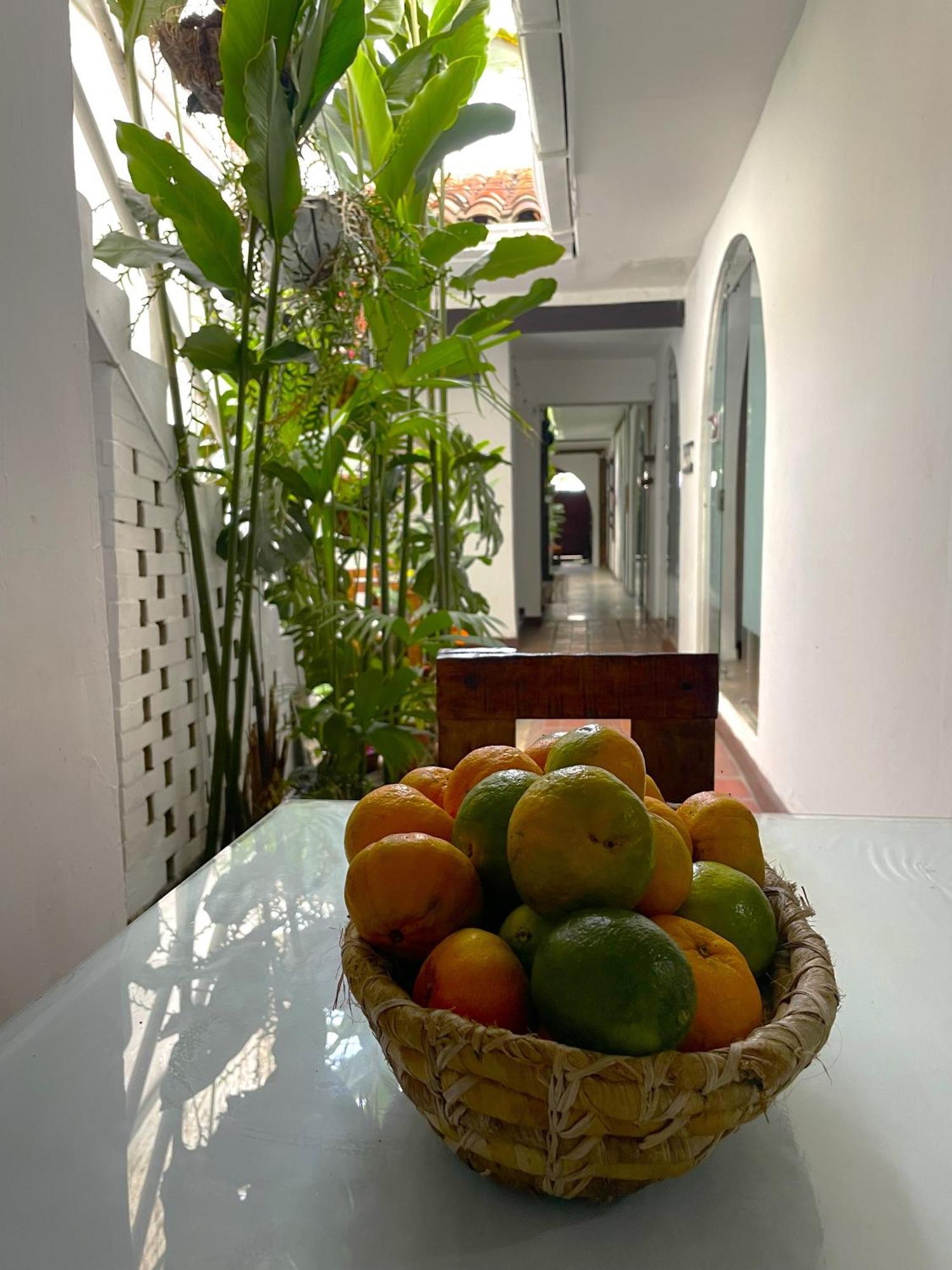 Habitación en casa particular Casa Colonial En Pleno Centro Histórico De Cali- Se Alquila La Casa Entera 10 O 11 Personas O Por Cali